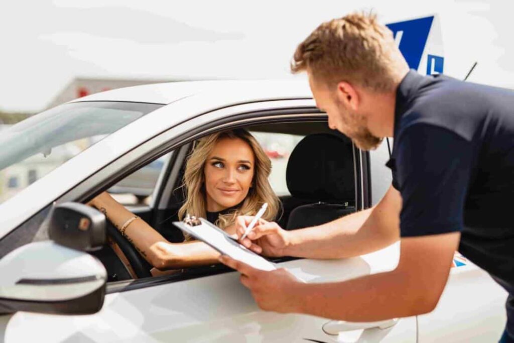 Jak zapisać się na praktykę z prawa jazdy?