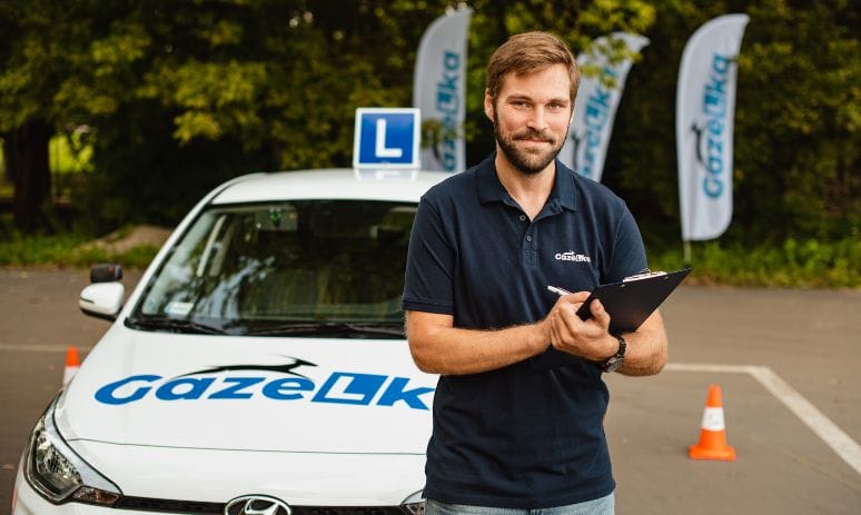 Hyundai i20: zadania egzaminacyjne na placu manewrowym. Szkołą nauki jazdy GAZeLka