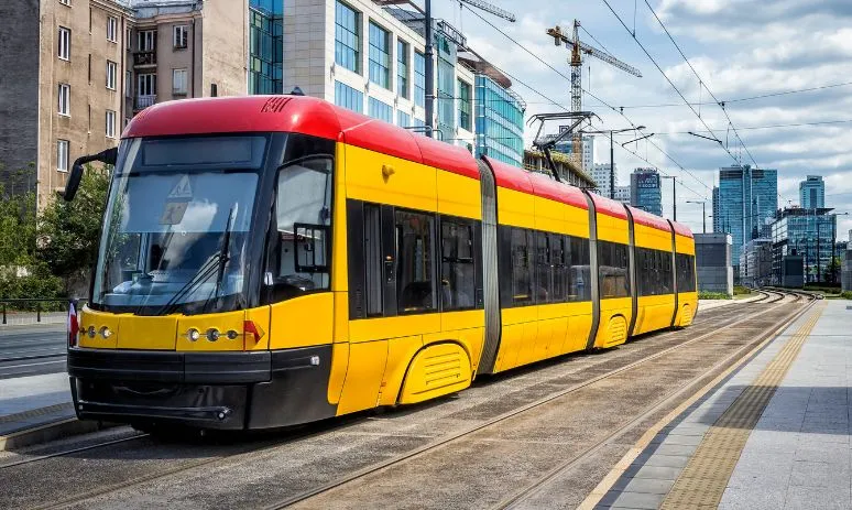 Kiedy tramwaj ma pierwszeństwo? Zasady ruchu drogowego