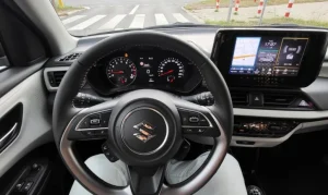Suzuki Swift – jak przygotować się do egzaminu praktycznego na prawo jazdy? Światła, płyny, pełna obsługa pojazdu