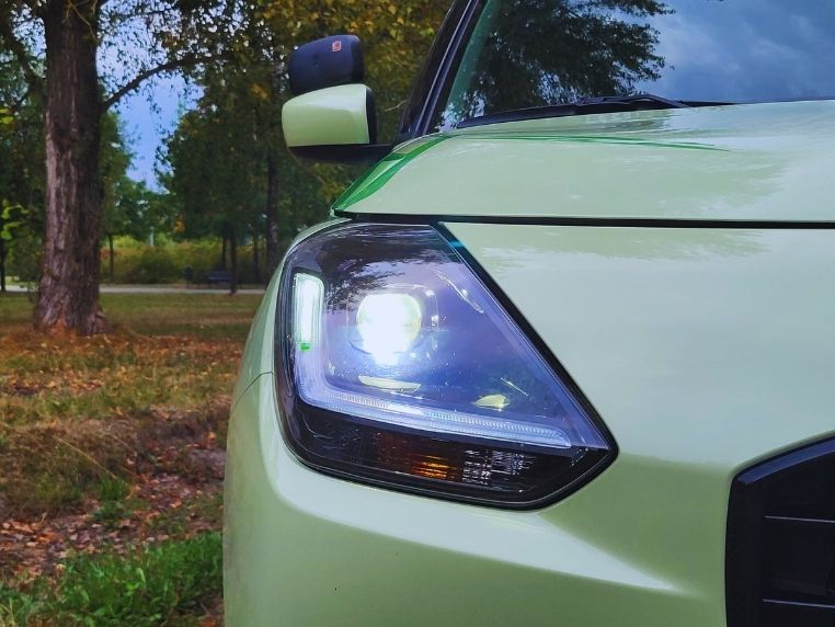 Światła mijania Suzuki Swift