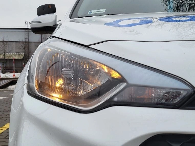 Prawe przednie światło pozycyjne w Hyundai i20