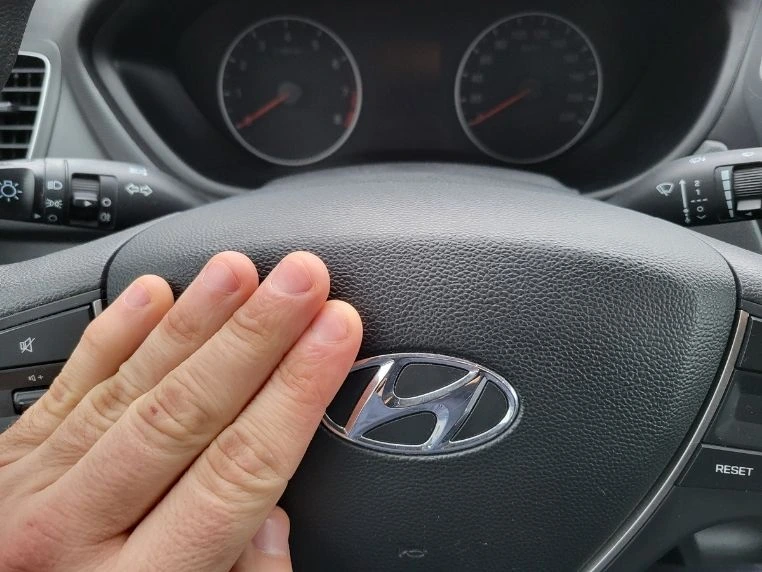 Użycie sygnału dźwiękowego w Hyundai i20